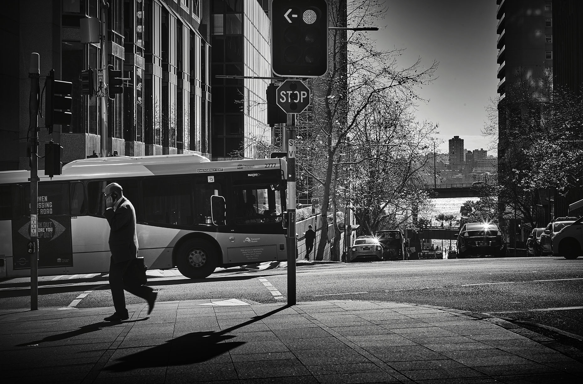20160622_manwalking